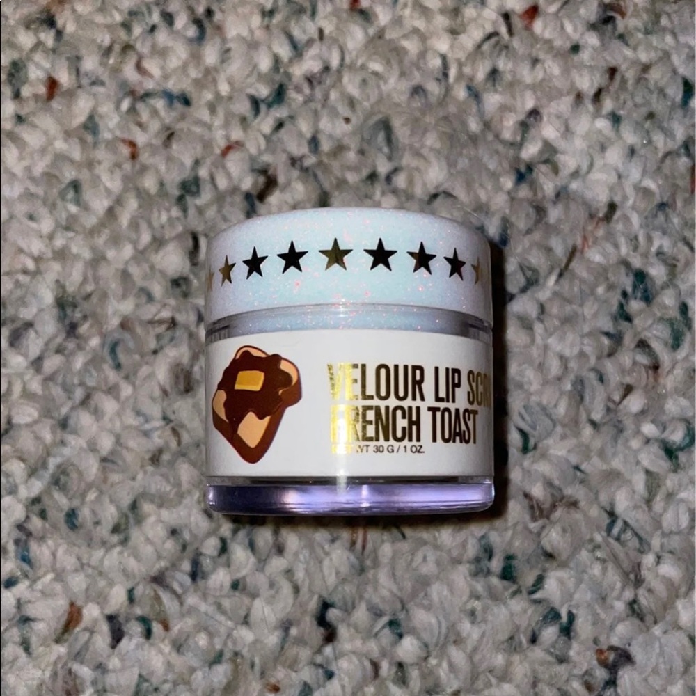 Velour lip scrub in French Toast